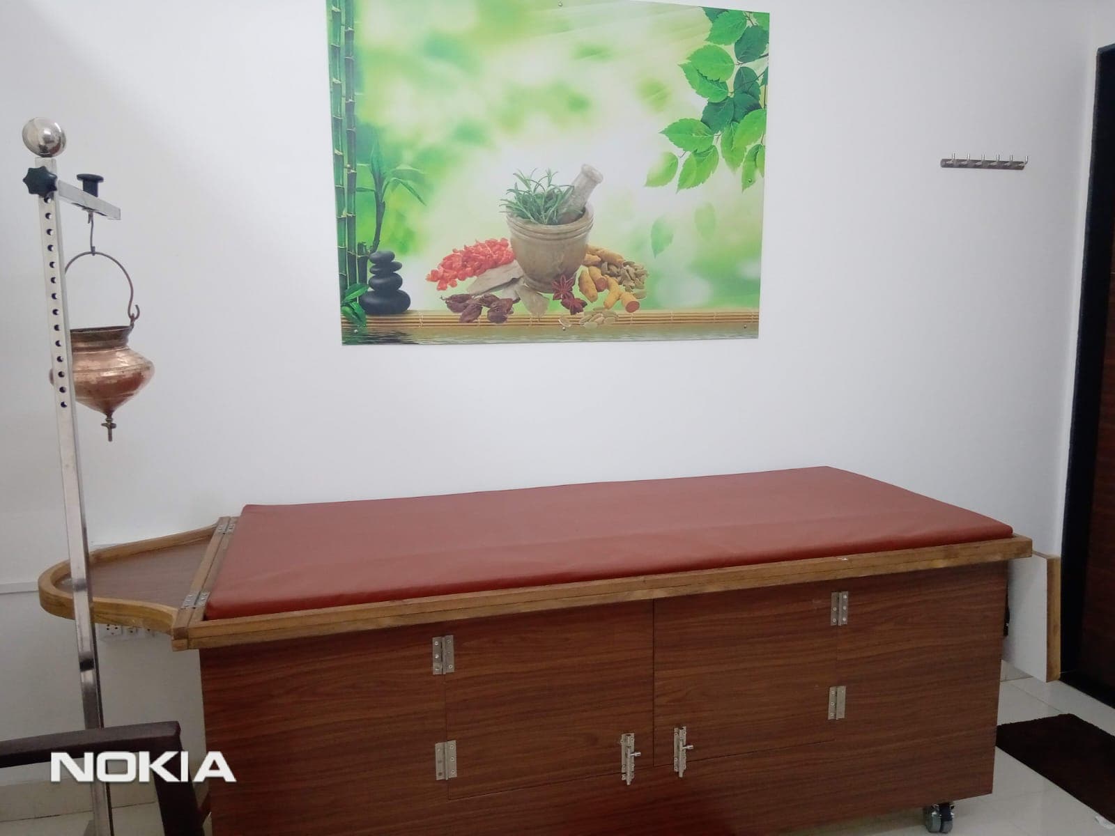 Panchkarma treatment table used for Abhyanga and Shirodhara